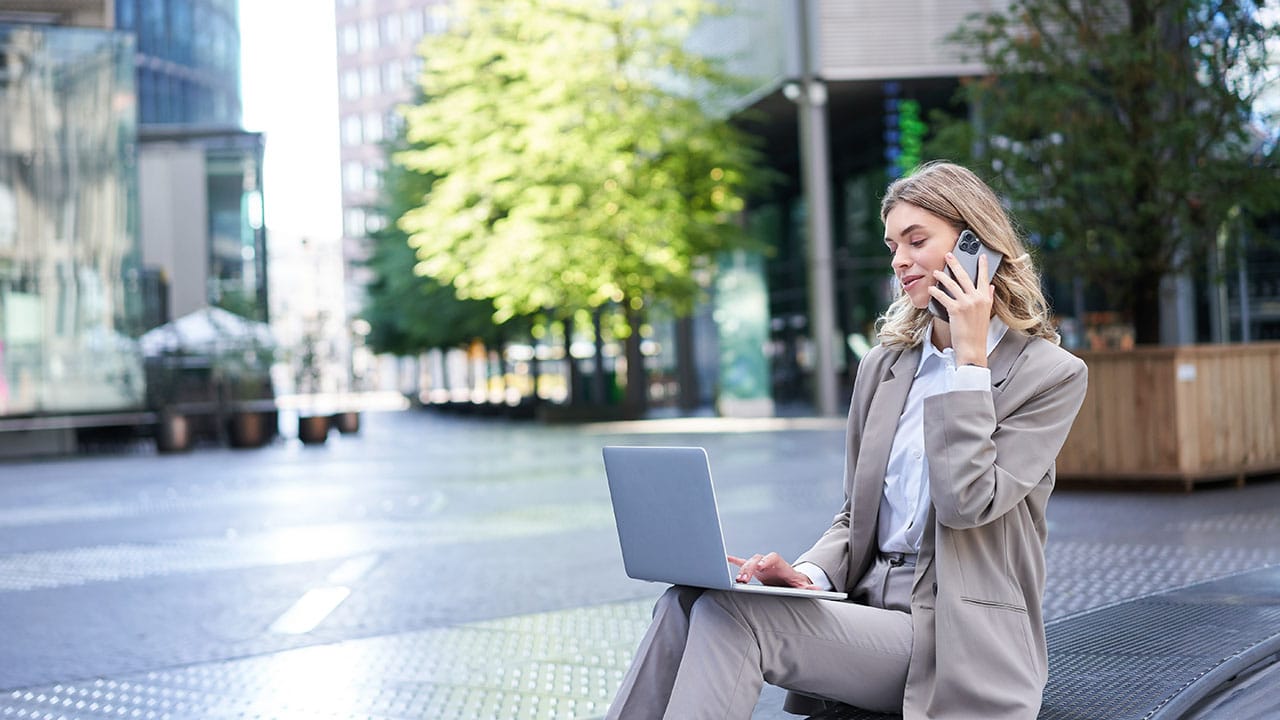 Работа в Дубае для русскоязычных в 2026: вакансии, зарплаты, советы